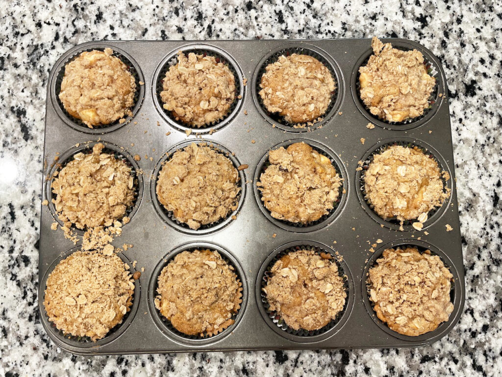 apple crumble muffins